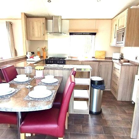 Sand Le Mere Holiday Village Caravan Hire Tunstall  Екстериор снимка