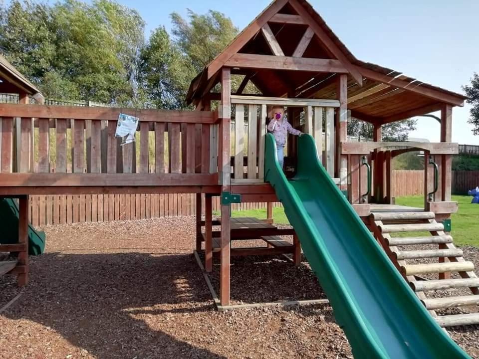 Sand Le Mere Holiday Village Caravan Hire Tunstall  Екстериор снимка